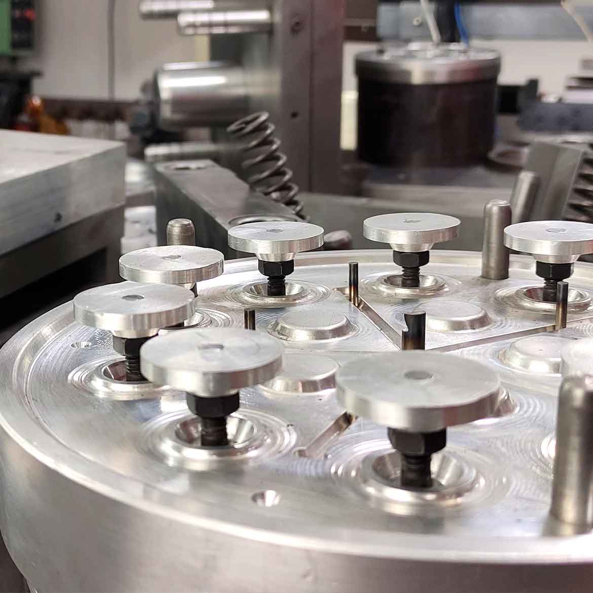 Moldes inyección plástico bogota colombia