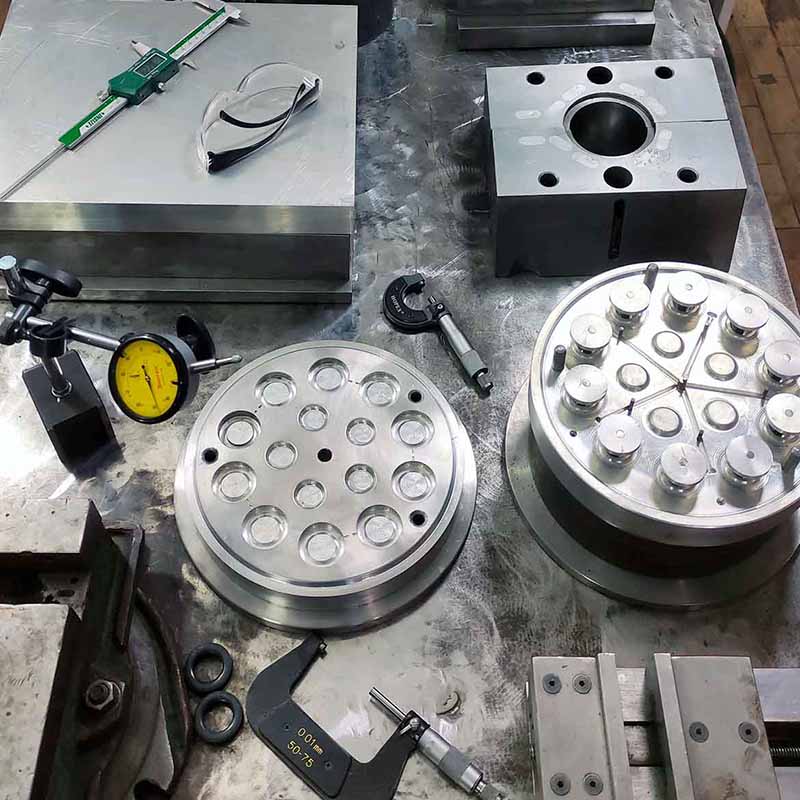 Moldes inyección plástico bogota colombia